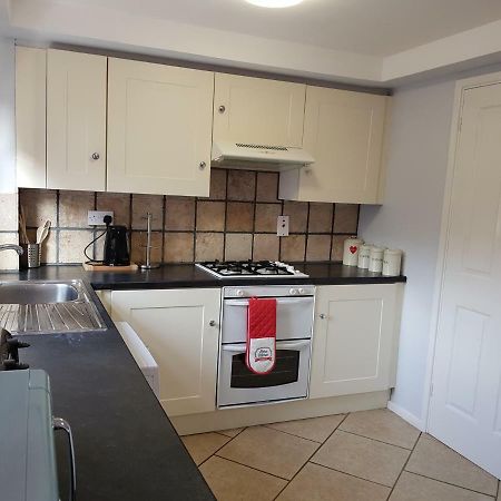 Penllech House - Huku Kwetu Notts - 3 Bedroom Spacious Lovely And Cosy With A Free Parking- Affordable And Suitable To Group Business Travellers Nottingham Ngoại thất bức ảnh