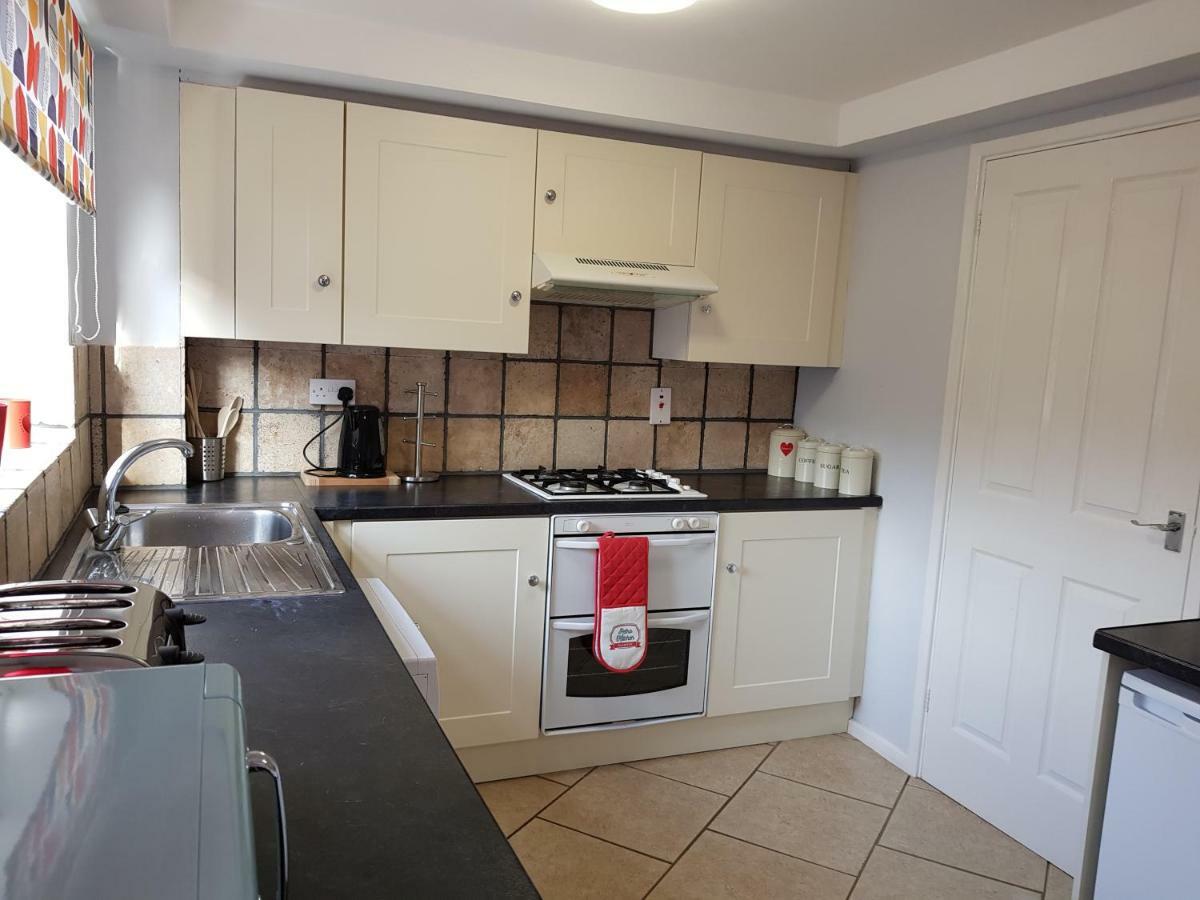 Penllech House - Huku Kwetu Notts - 3 Bedroom Spacious Lovely And Cosy With A Free Parking- Affordable And Suitable To Group Business Travellers Nottingham Ngoại thất bức ảnh
