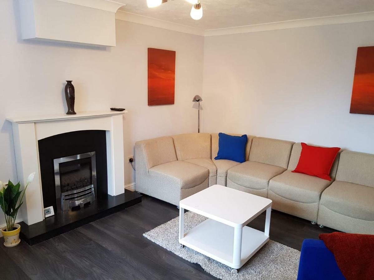 Penllech House - Huku Kwetu Notts - 3 Bedroom Spacious Lovely And Cosy With A Free Parking- Affordable And Suitable To Group Business Travellers Nottingham Ngoại thất bức ảnh