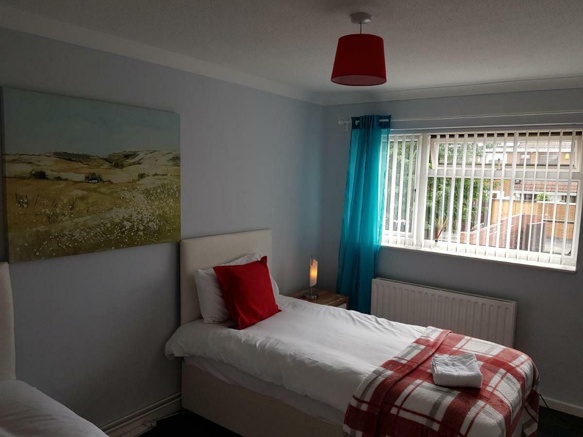 Penllech House - Huku Kwetu Notts - 3 Bedroom Spacious Lovely And Cosy With A Free Parking- Affordable And Suitable To Group Business Travellers Nottingham Ngoại thất bức ảnh