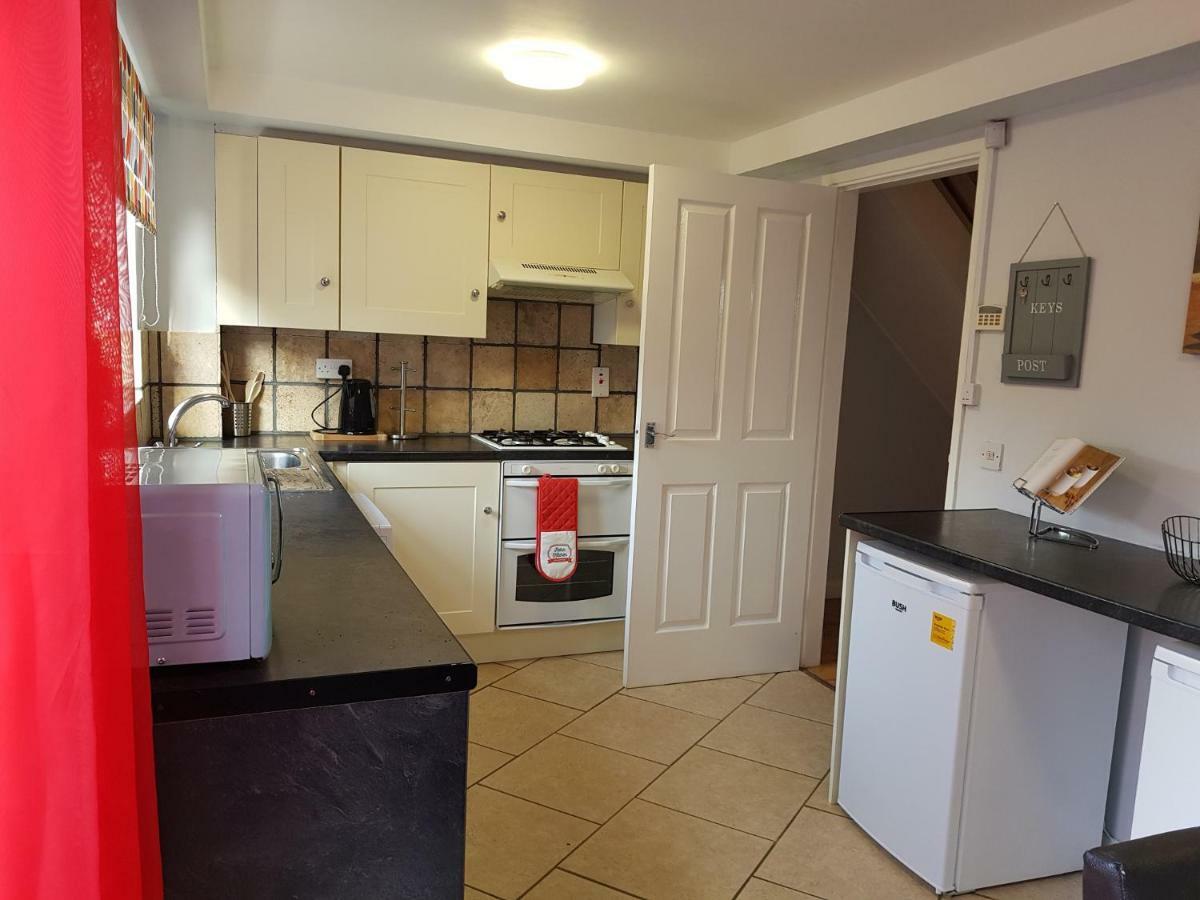 Penllech House - Huku Kwetu Notts - 3 Bedroom Spacious Lovely And Cosy With A Free Parking- Affordable And Suitable To Group Business Travellers Nottingham Ngoại thất bức ảnh